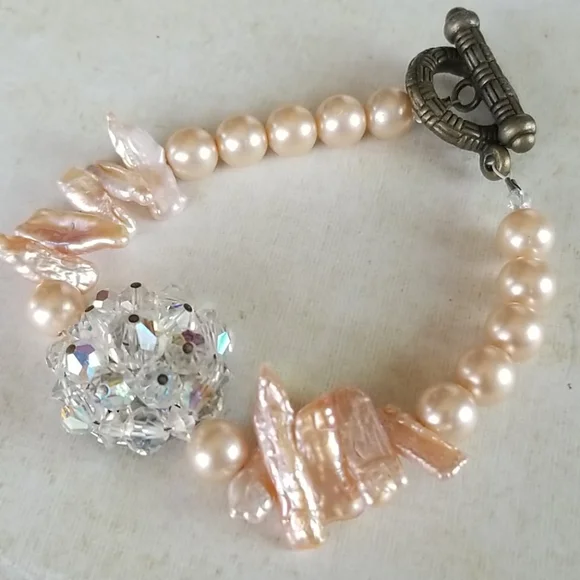 NWT Hand Crafted Repurposed Vintage Crystal Freshwater Pearl Bracelet - Picture 16 of 16